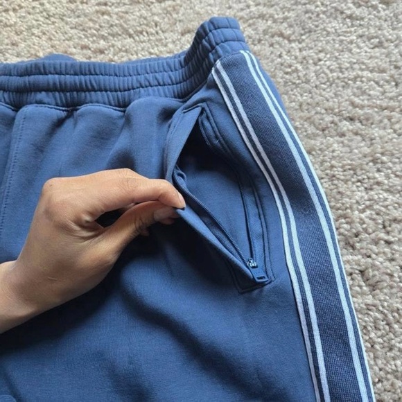 Abercrombie YPB neoKNIT MAX Dark Blue White Stripe Track Pants Size Medium - Picture 7 of 12